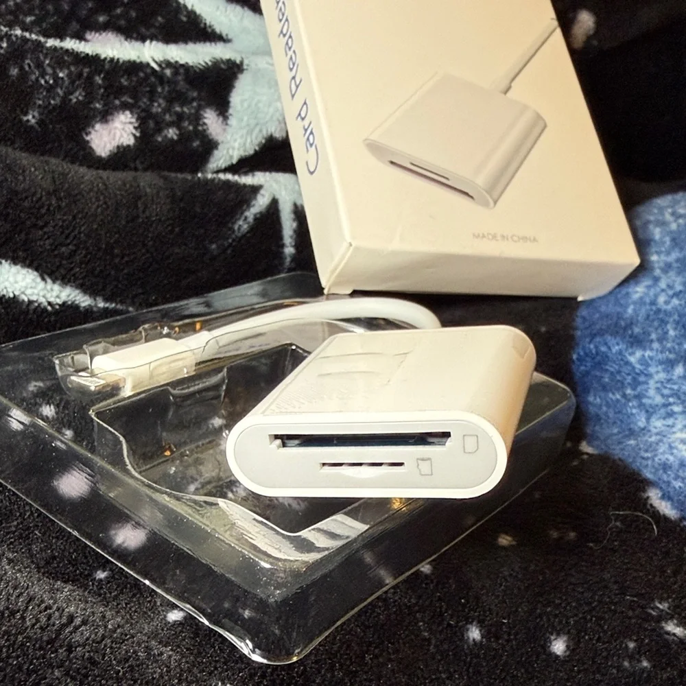 White Card Reader Adapter with Lightning Connector